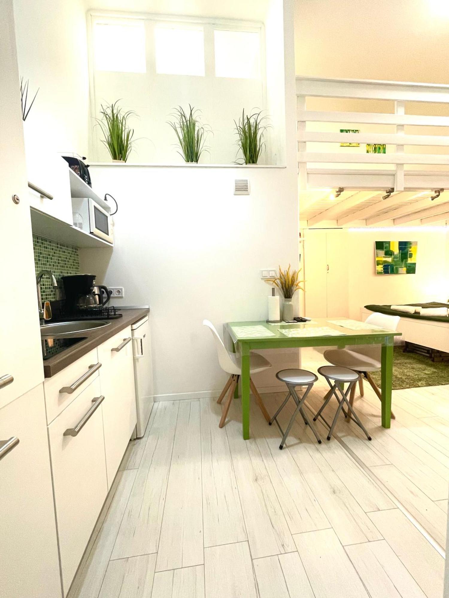 Teresian Apartment Near The Andrassy Street Free Air Conditioner Free Coffee Budapest Ngoại thất bức ảnh