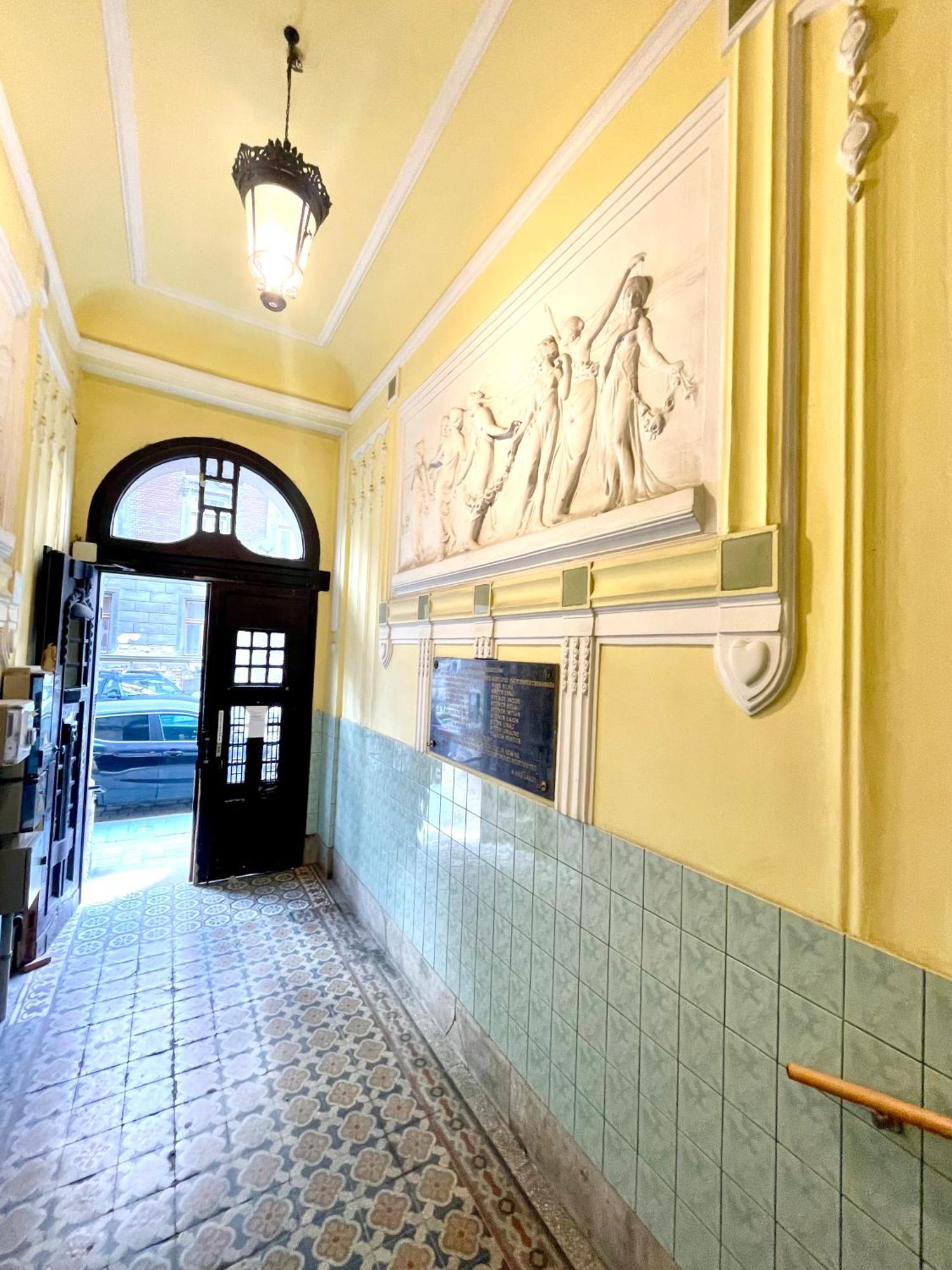 Teresian Apartment Near The Andrassy Street Free Air Conditioner Free Coffee Budapest Ngoại thất bức ảnh
